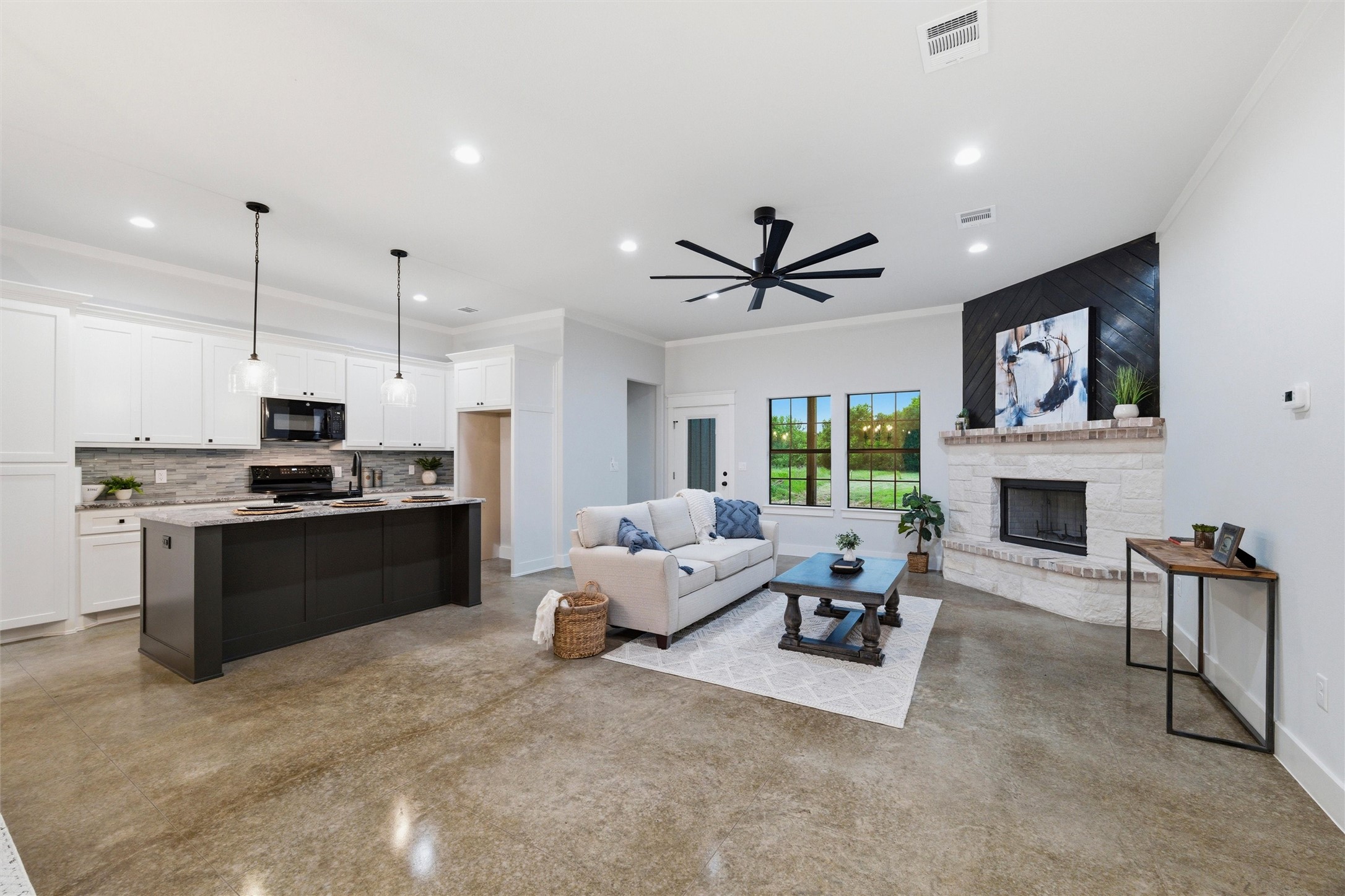 5808 W Virginia Trail Granbury TX 76048
