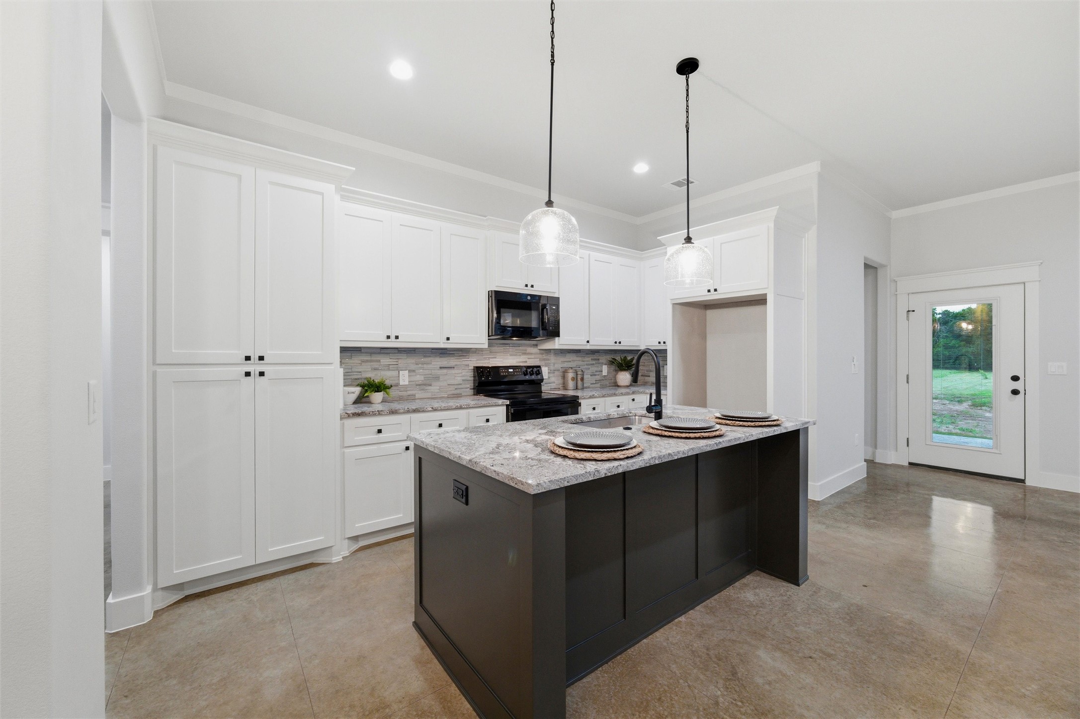 5808 W Virginia Trail Granbury TX 76048