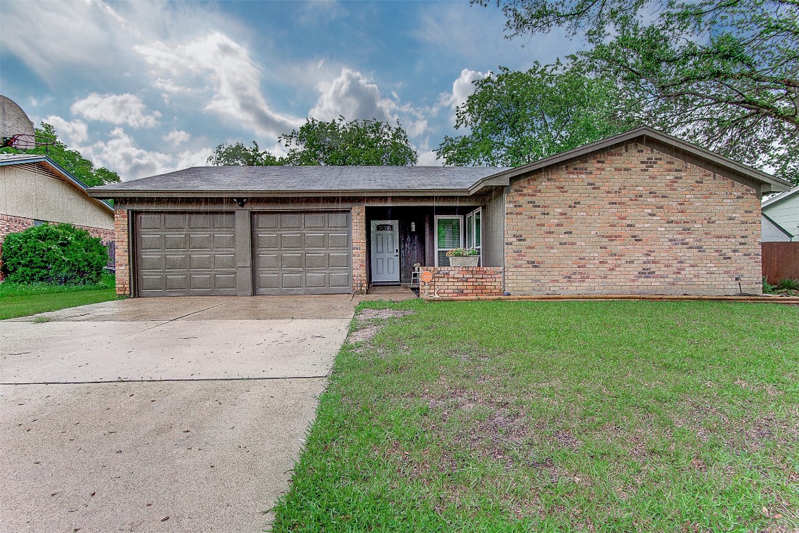 510 Willow Circle W Burleson TX 76028