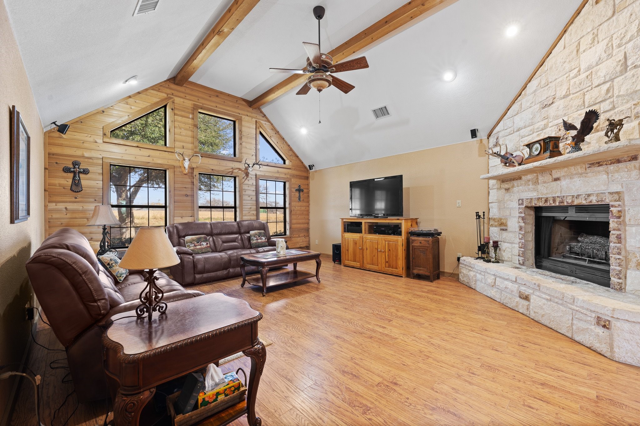 1366 Hcr 1414 Covington TX 76636