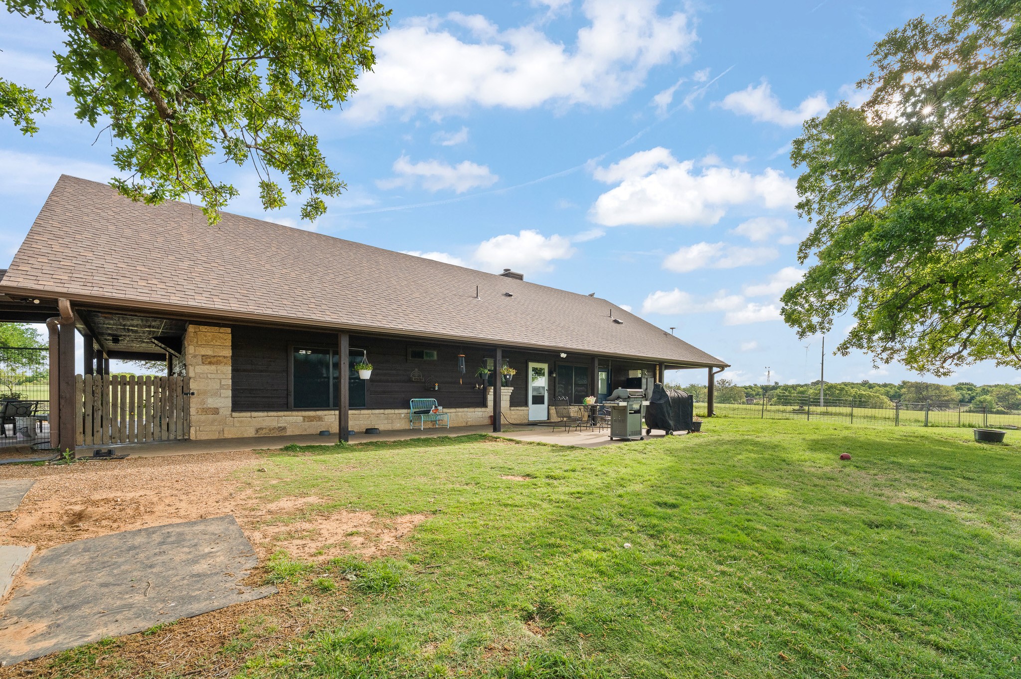 1366 Hcr 1414 Covington TX 76636