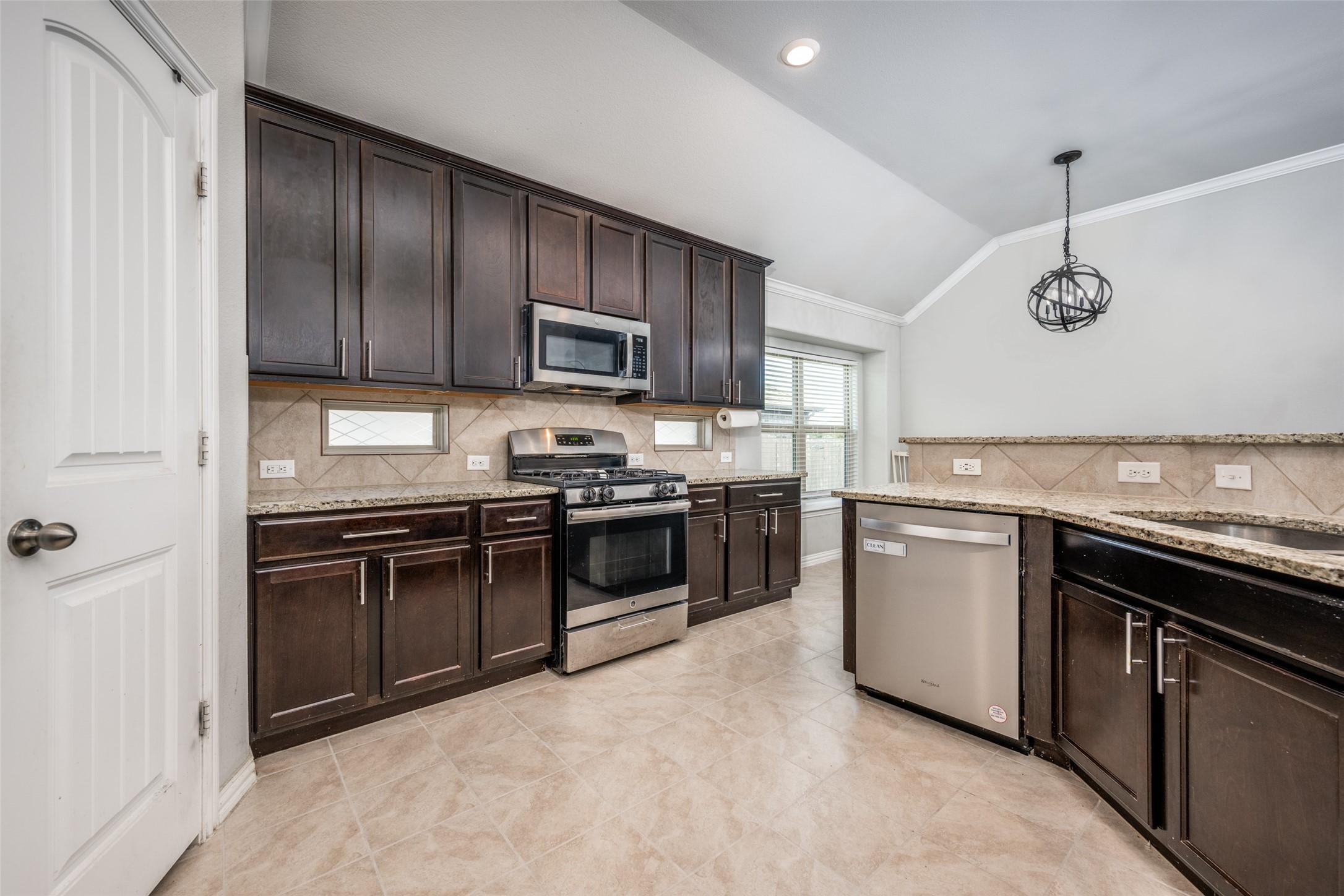 1913 Pavilion Lane Denton TX 76210