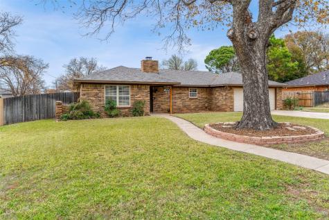 1305 4th Street Granbury TX 76048