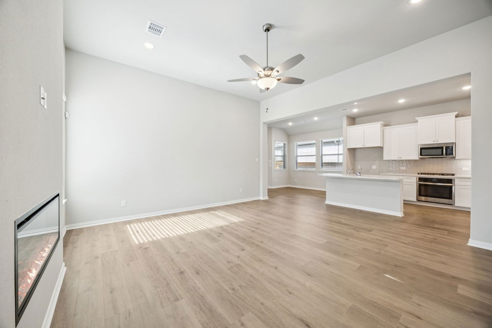2109 Hazel Lily Mesquite TX 75181