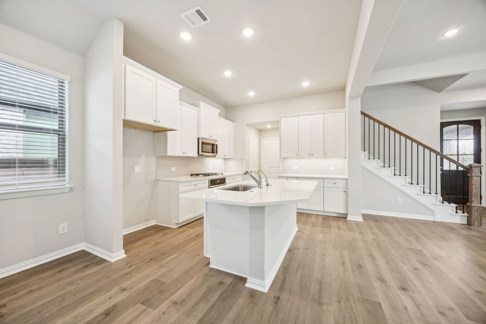 2109 Hazel Lily Mesquite TX 75181