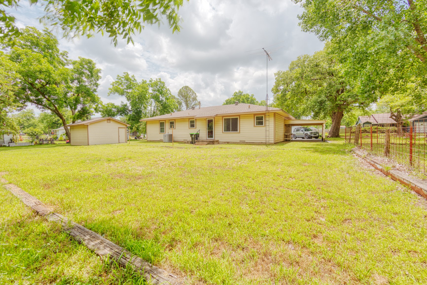 308 W White Street Pilot Point TX 76258