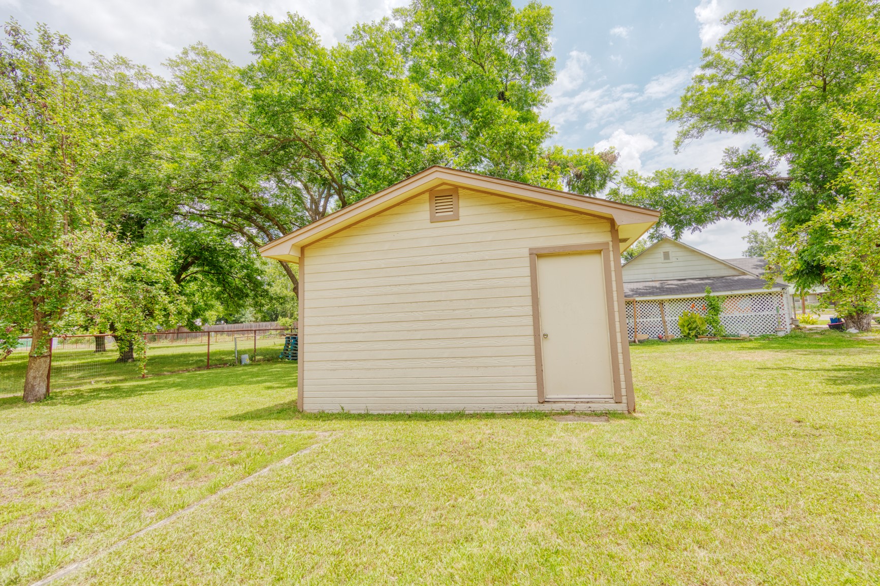 308 W White Street Pilot Point TX 76258