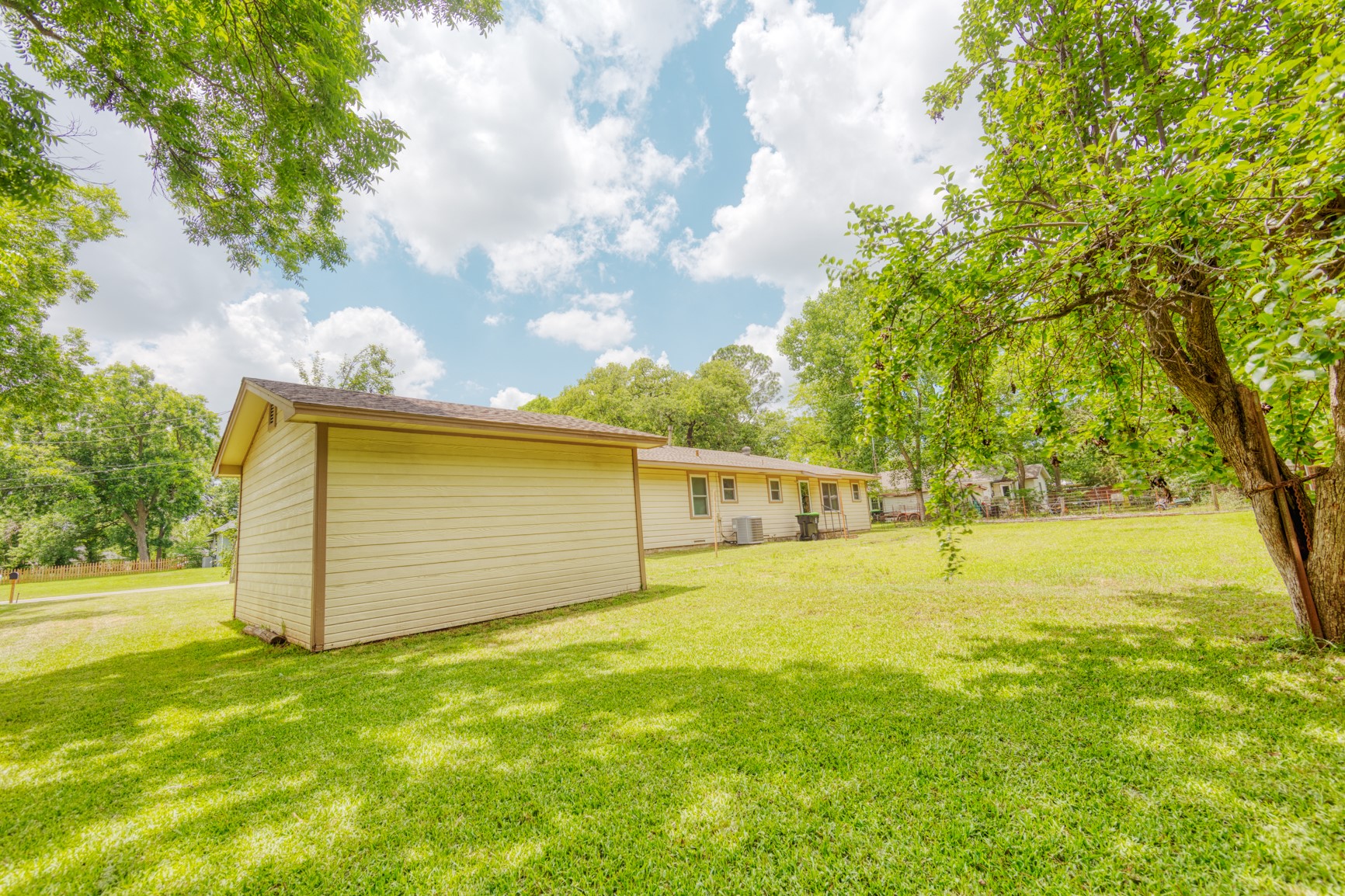 308 W White Street Pilot Point TX 76258
