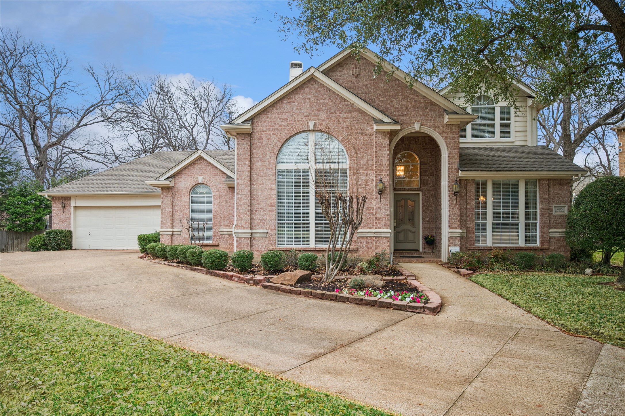 405 Royal Colonnade Arlington TX 76011