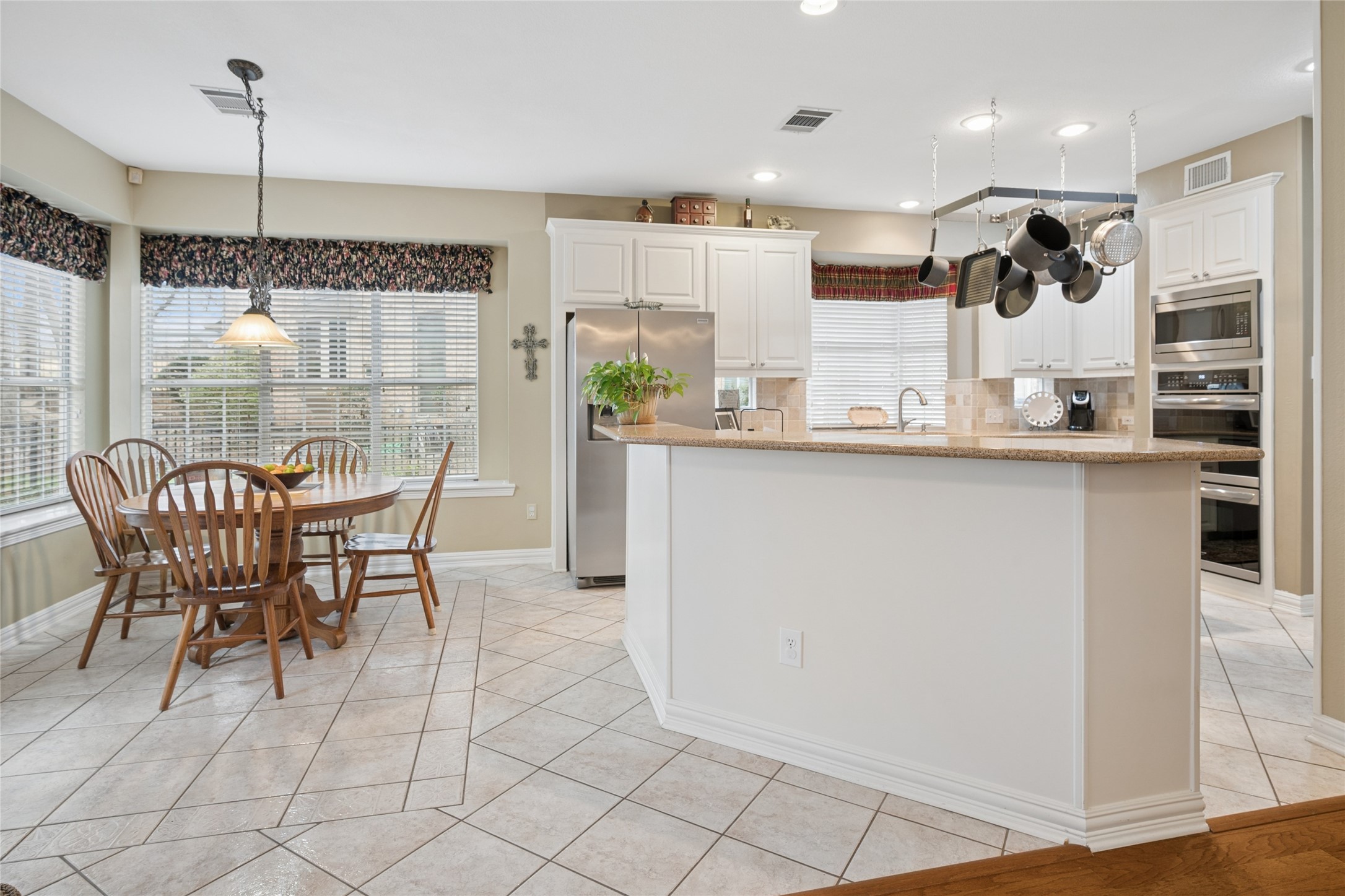 405 Royal Colonnade Arlington TX 76011