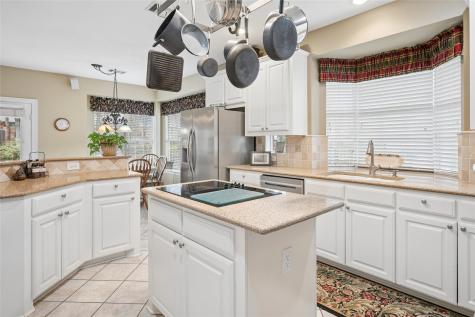405 Royal Colonnade Arlington TX 76011