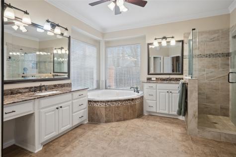 405 Royal Colonnade Arlington TX 76011