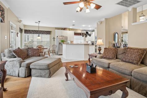 405 Royal Colonnade Arlington TX 76011