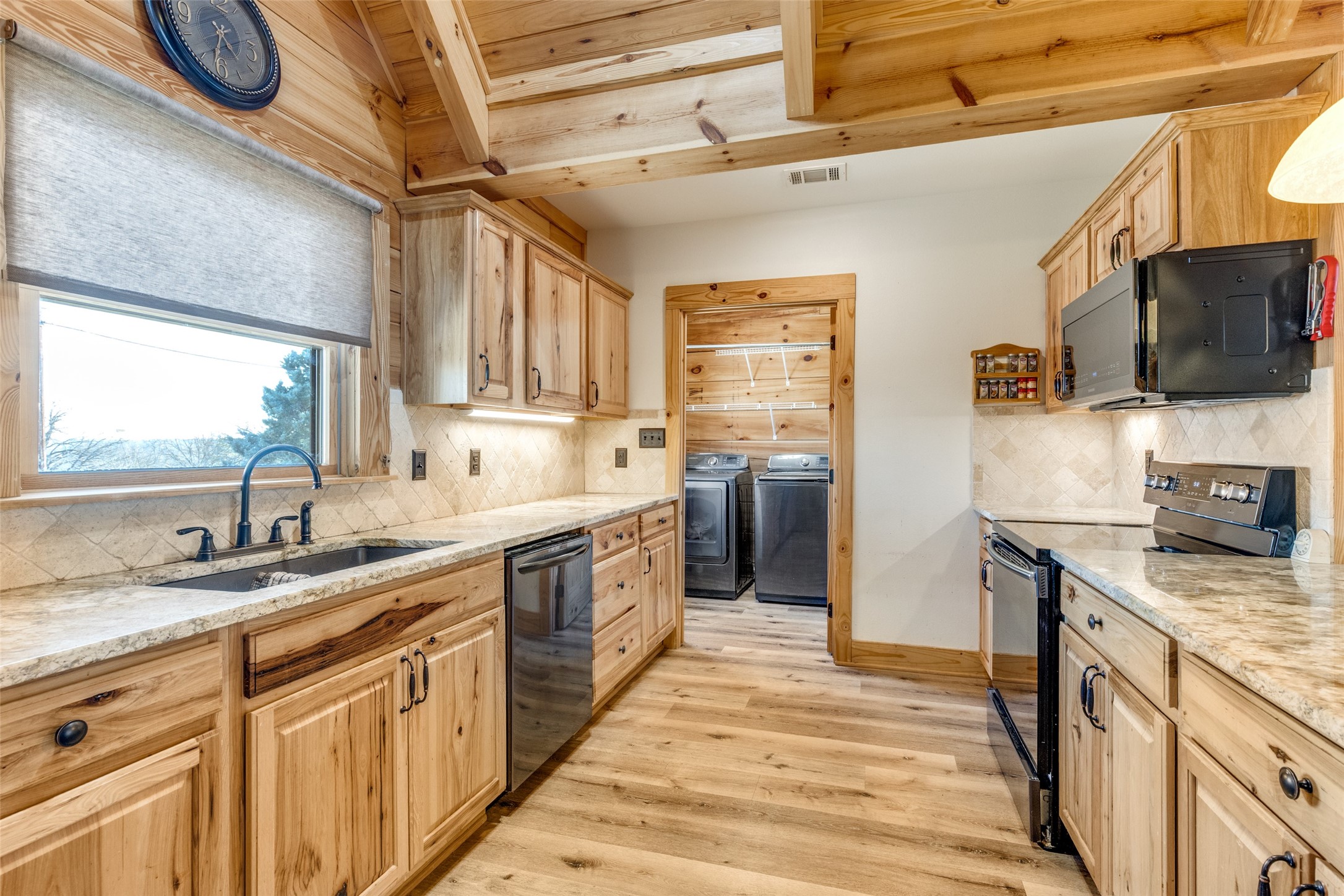 424 Inwood Road Azle TX 76020