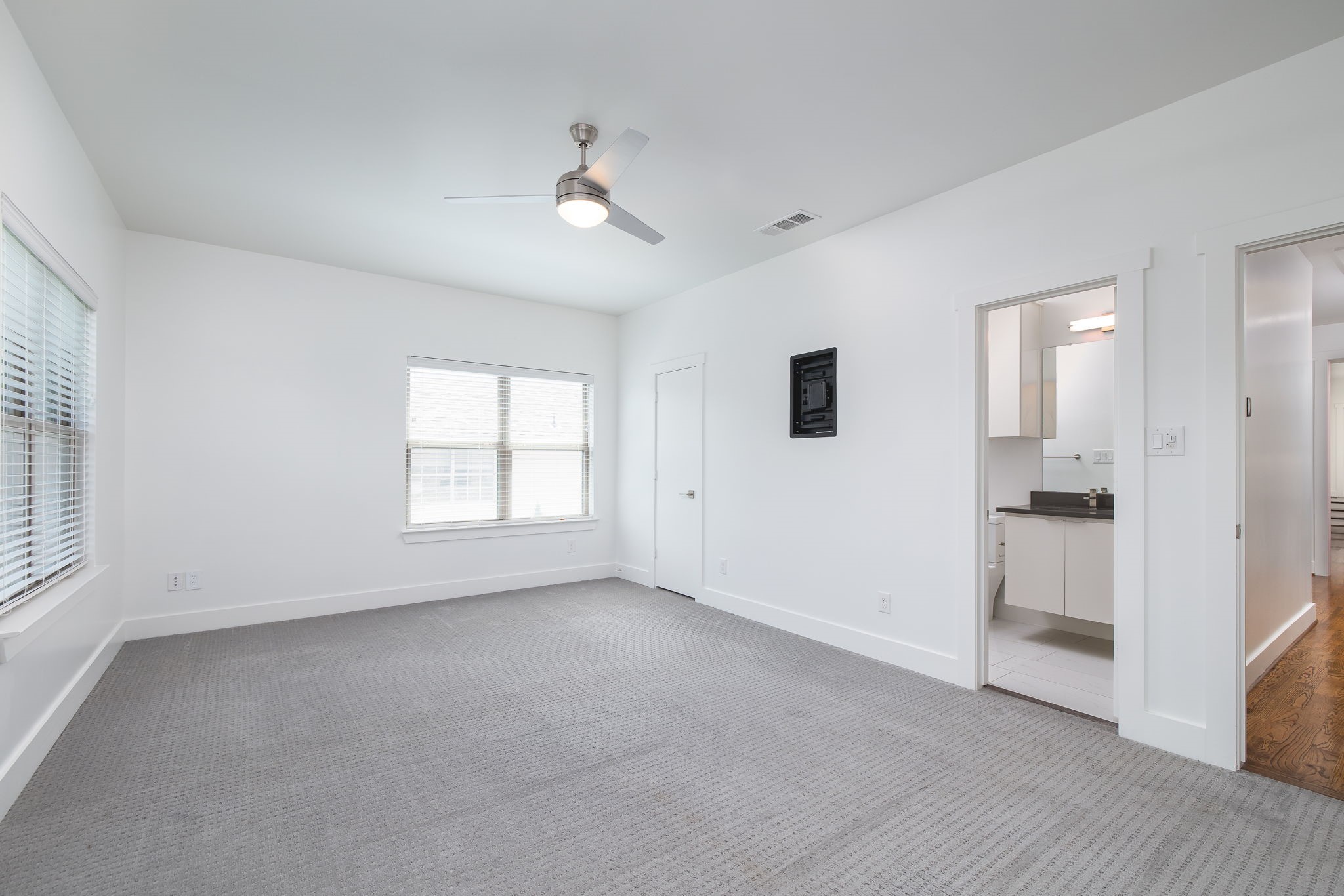 2415 Knight Street Dallas TX 75219