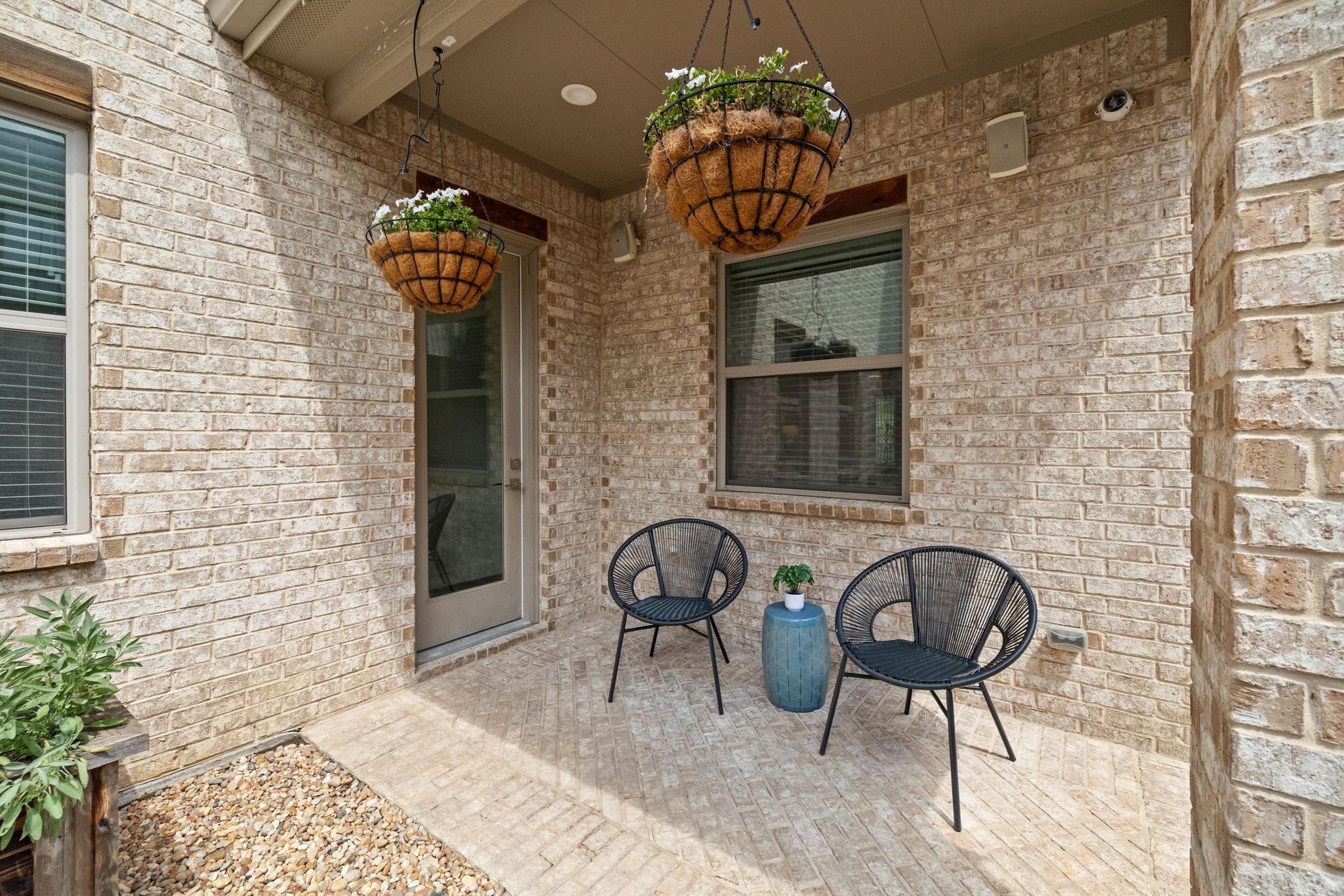 2415 Knight Street Dallas TX 75219