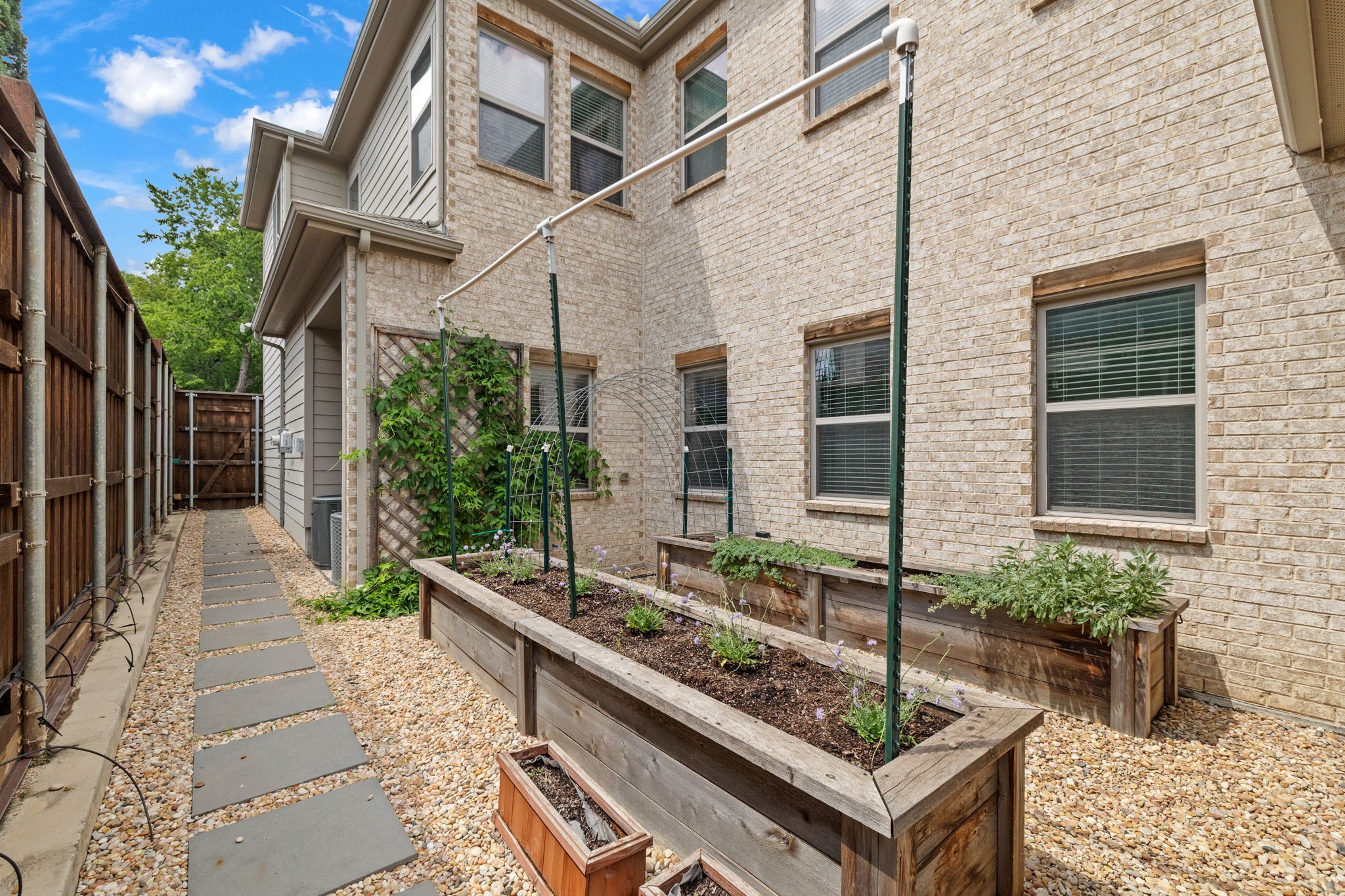 2415 Knight Street Dallas TX 75219