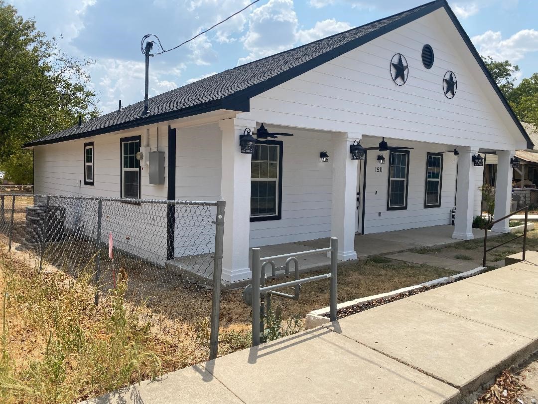 1511 Queen Street Goldthwaite TX 76844