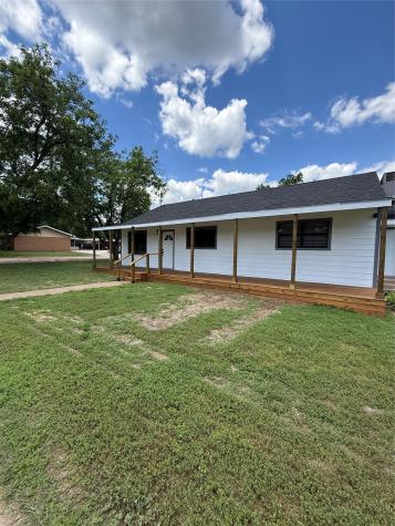 1016 W Cedar Street Coleman TX 76834