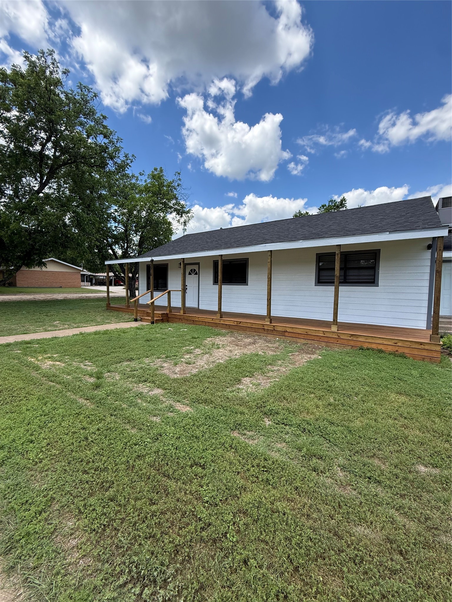 1016 W Cedar Street Coleman TX 76834