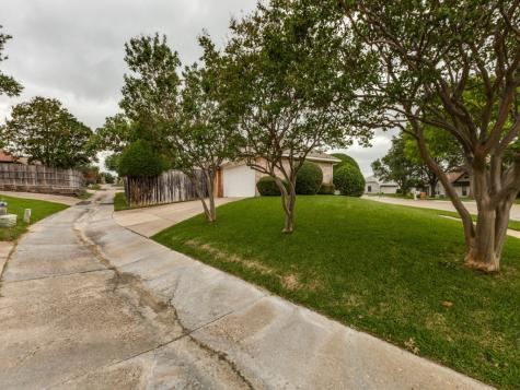 1925 Merrimac Trail Garland TX 75043