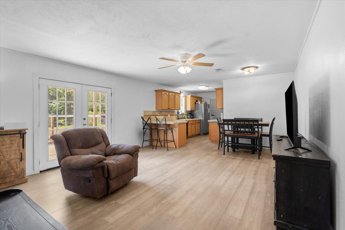104 Royal Lane Edgewood TX 75117