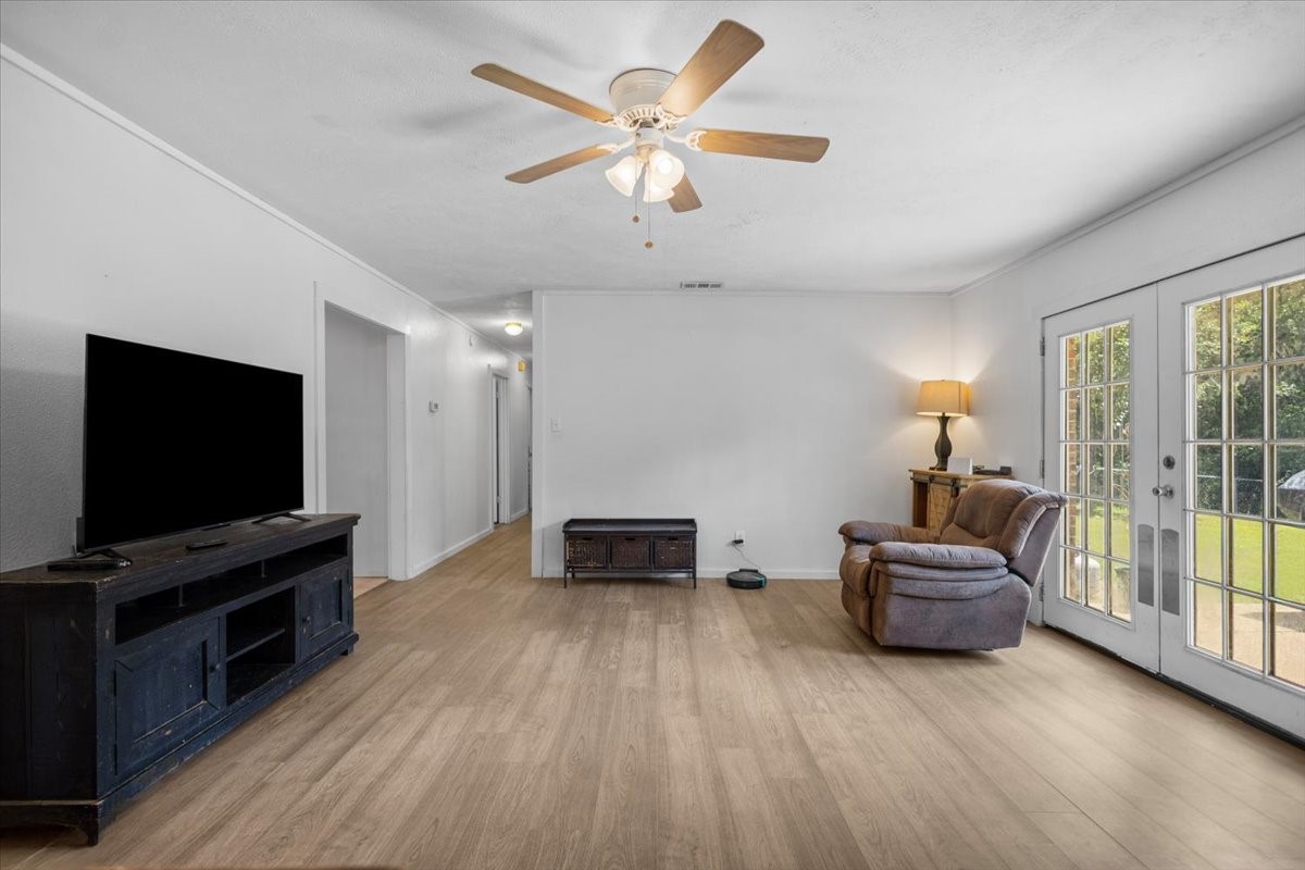 104 Royal Lane Edgewood TX 75117