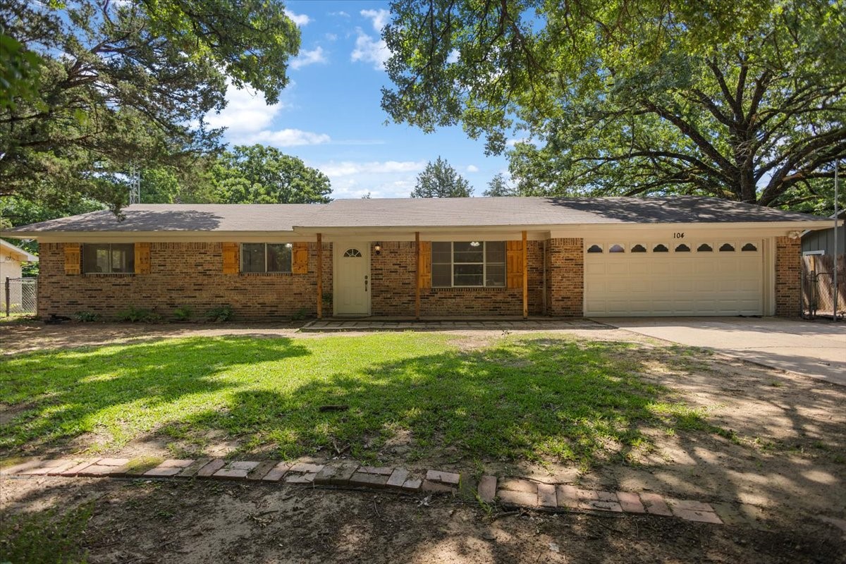 104 Royal Lane Edgewood TX 75117
