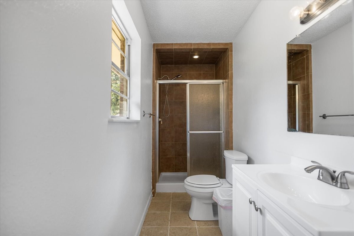 104 Royal Lane Edgewood TX 75117