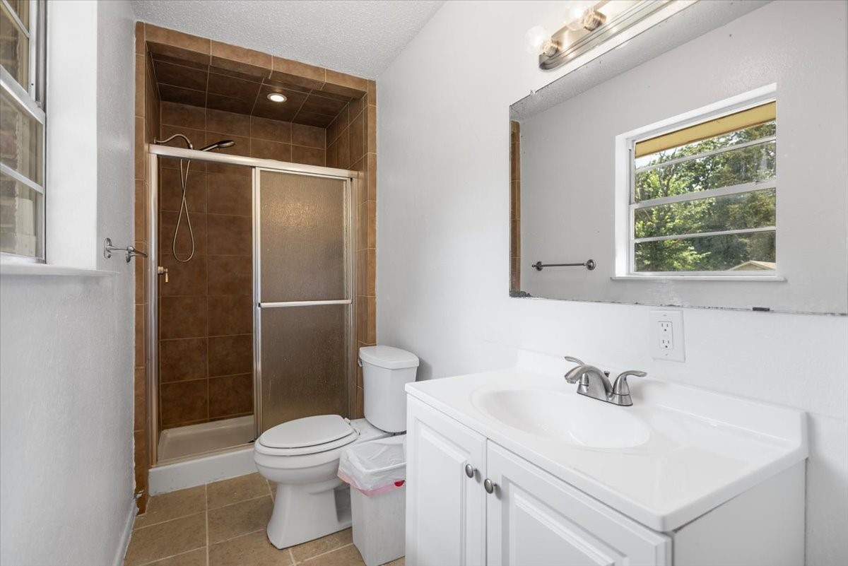 104 Royal Lane Edgewood TX 75117