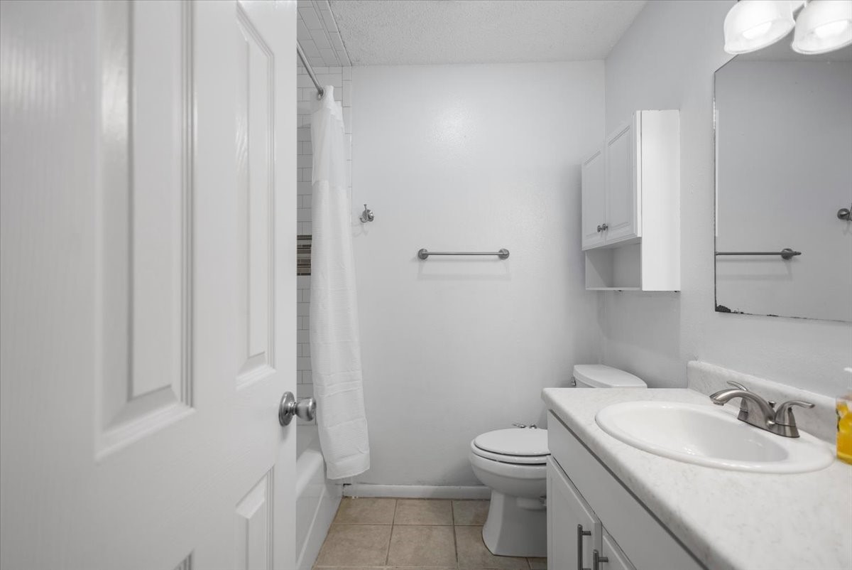 104 Royal Lane Edgewood TX 75117