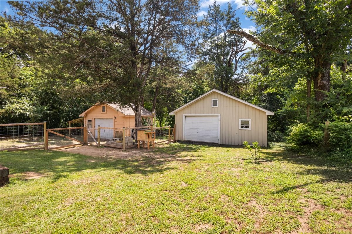 104 Royal Lane Edgewood TX 75117
