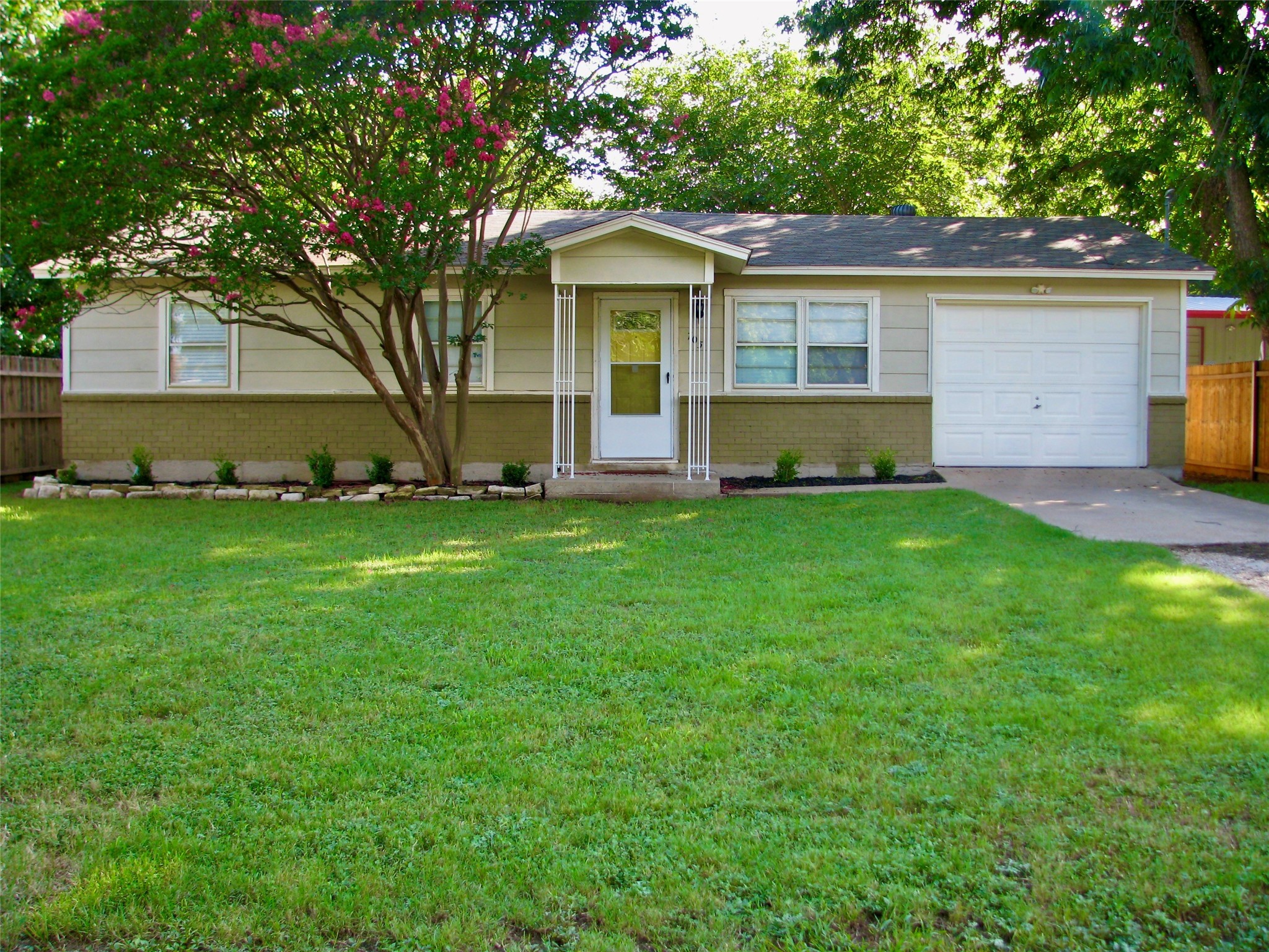 705 N Pendell Avenue Cleburne TX 76033