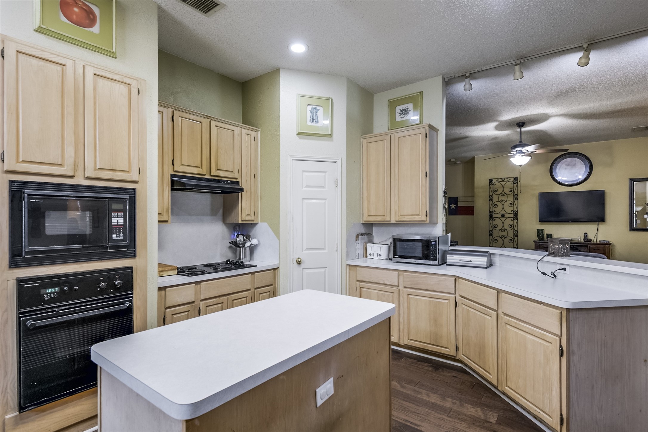 4613 Devonshire Drive Grand Prairie TX 75052