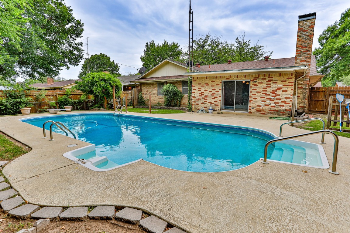1112 Hillside Drive Gainesville TX 76240