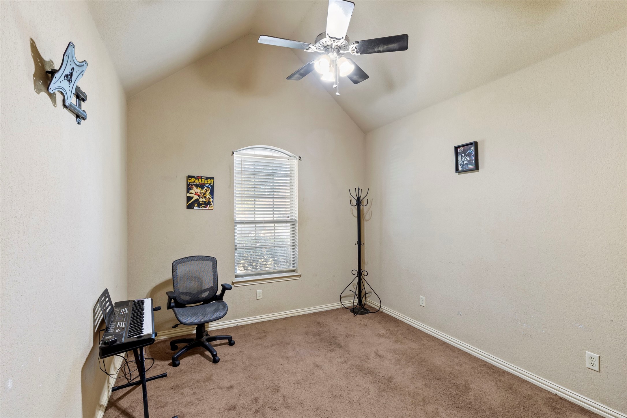565 Griffith Drive Saginaw TX 76179