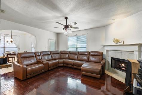 565 Griffith Drive Saginaw TX 76179