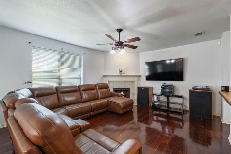 565 Griffith Drive Saginaw TX 76179