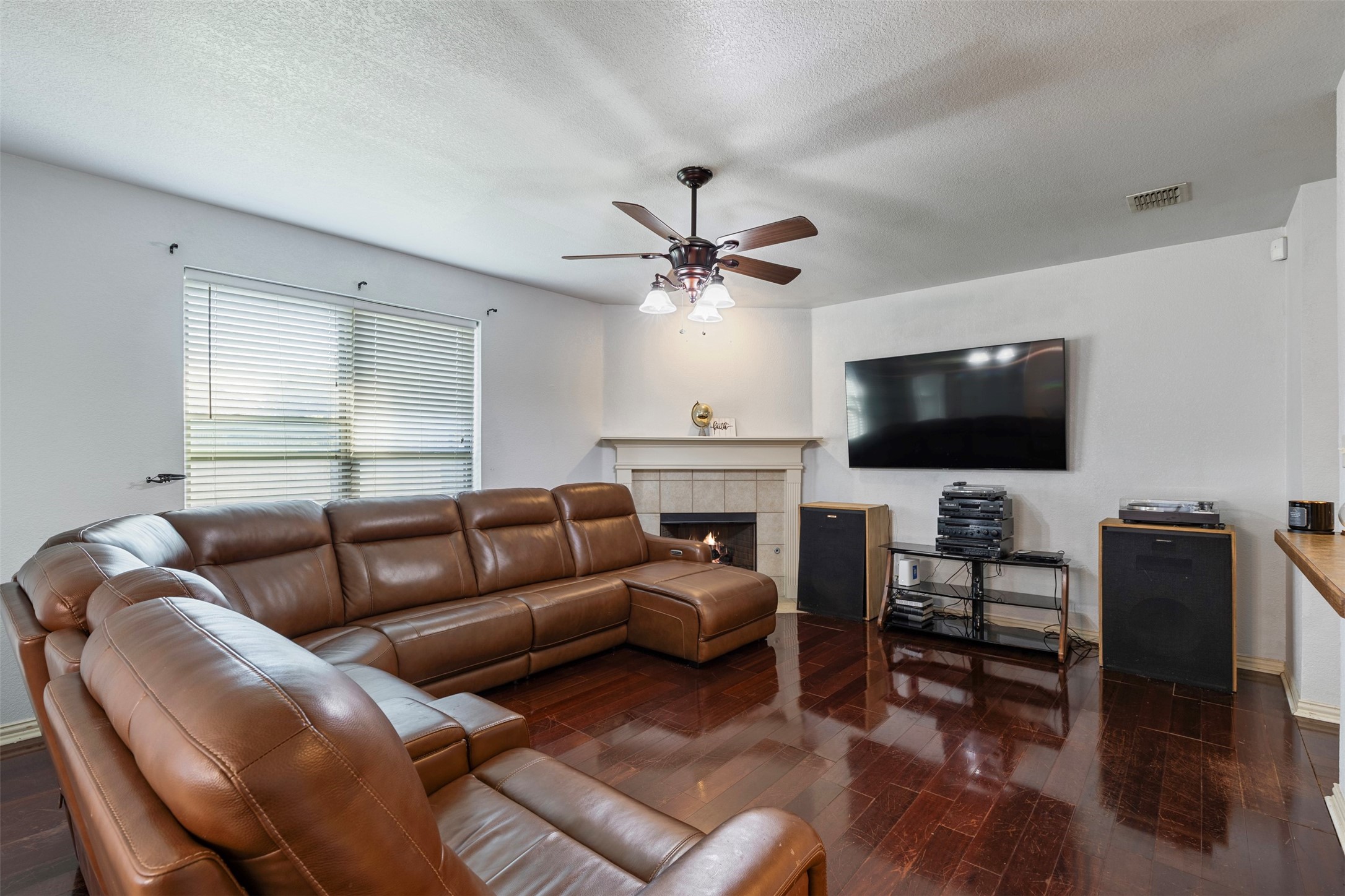 565 Griffith Drive Saginaw TX 76179