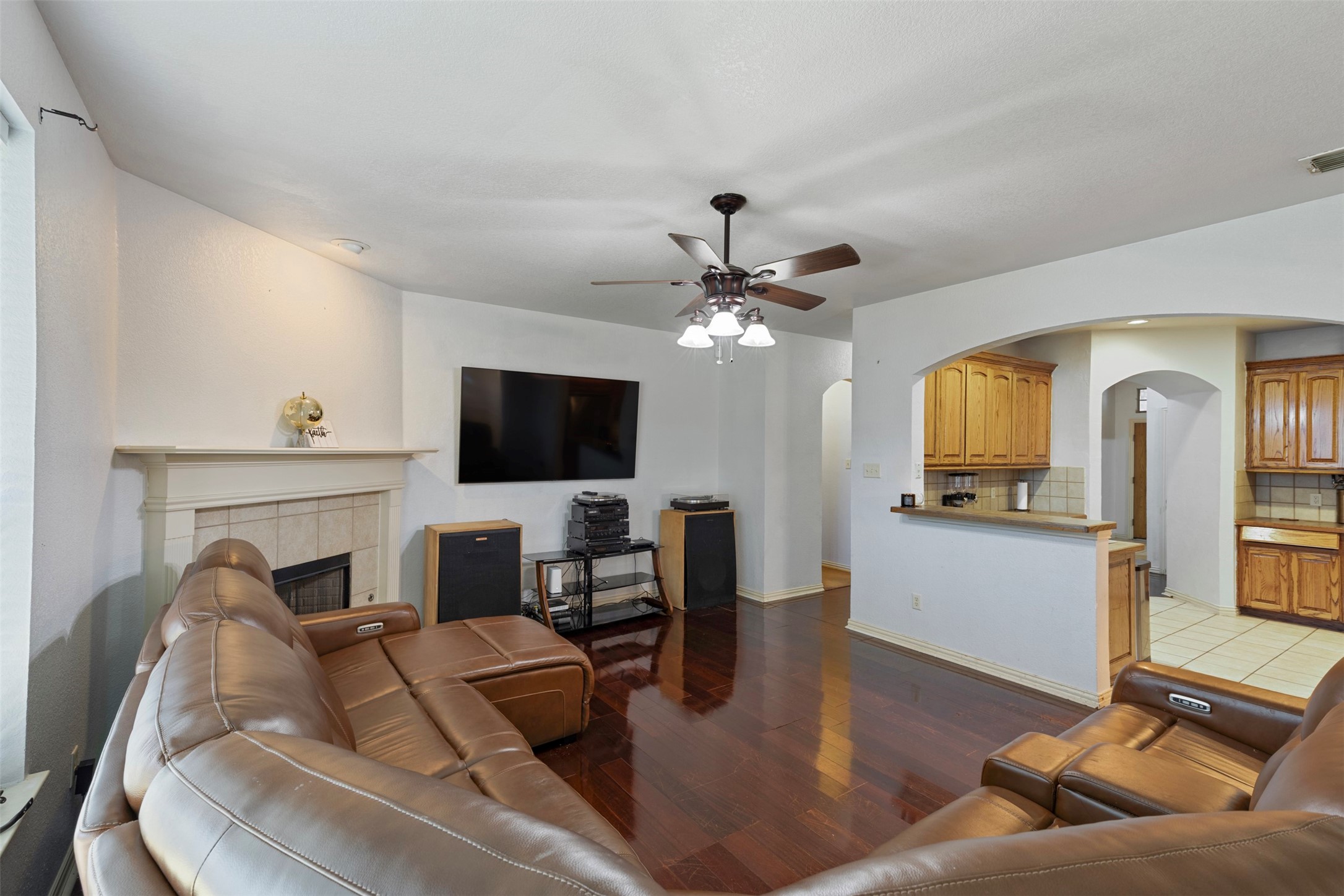 565 Griffith Drive Saginaw TX 76179