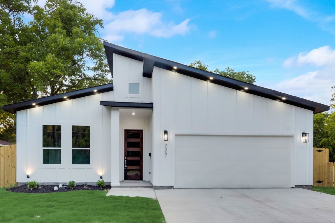 2251 E Ann Arbor Avenue Dallas TX 75216