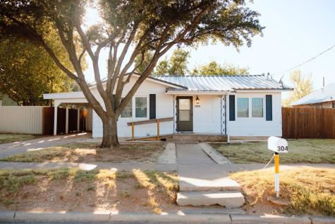 304 S Main Street Loraine TX 79532