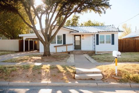 304 S Main Street Loraine TX 79532