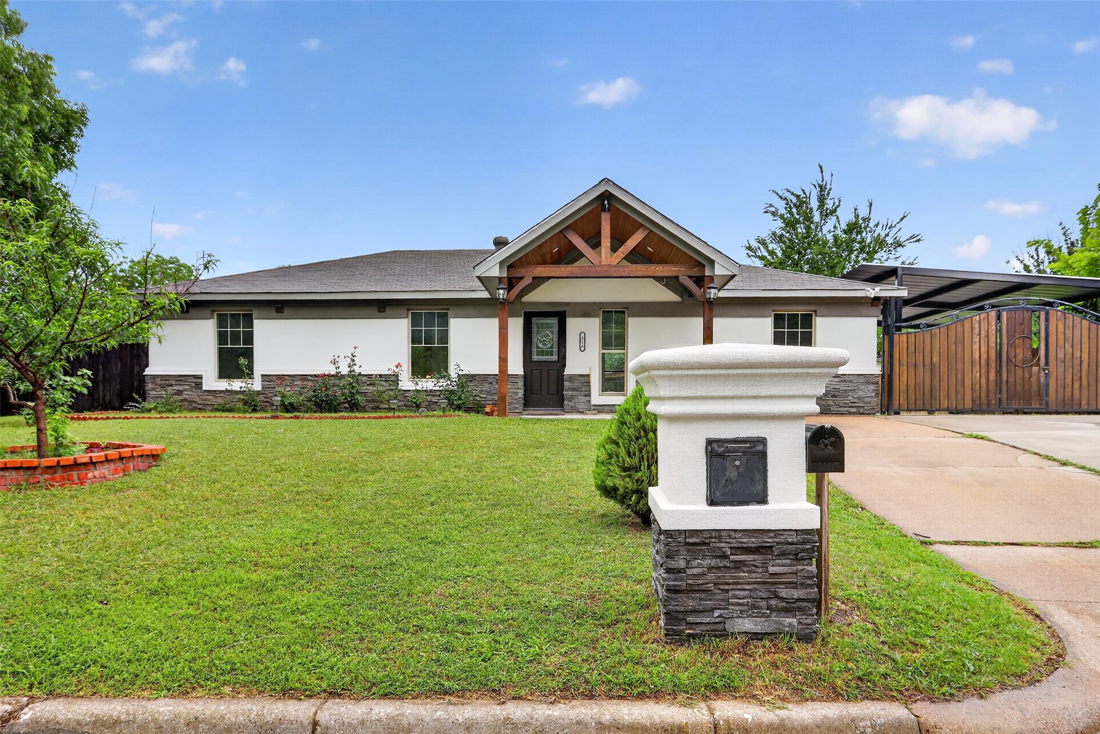 516 Post Oak Lane Burleson TX 76028