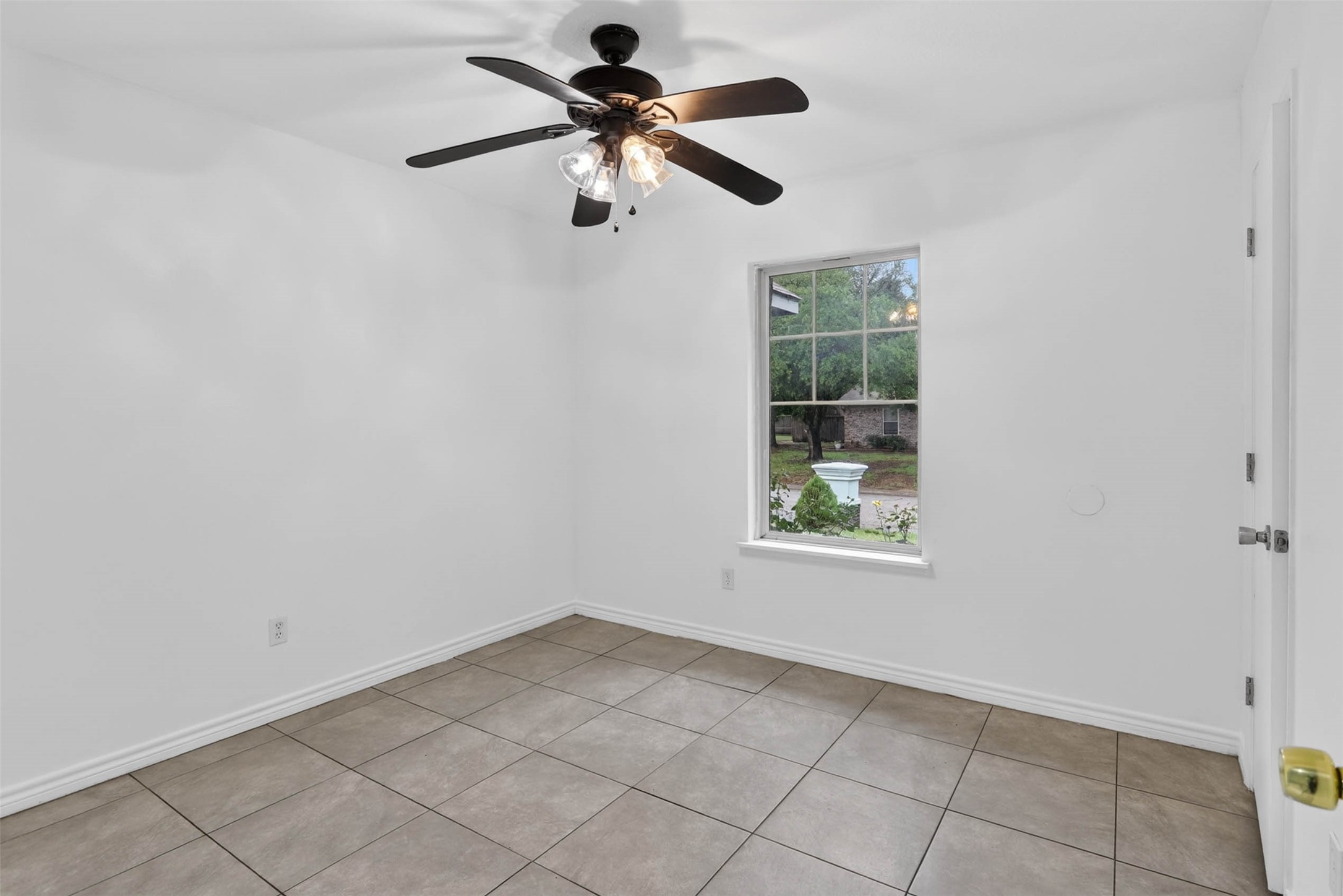 516 Post Oak Lane Burleson TX 76028