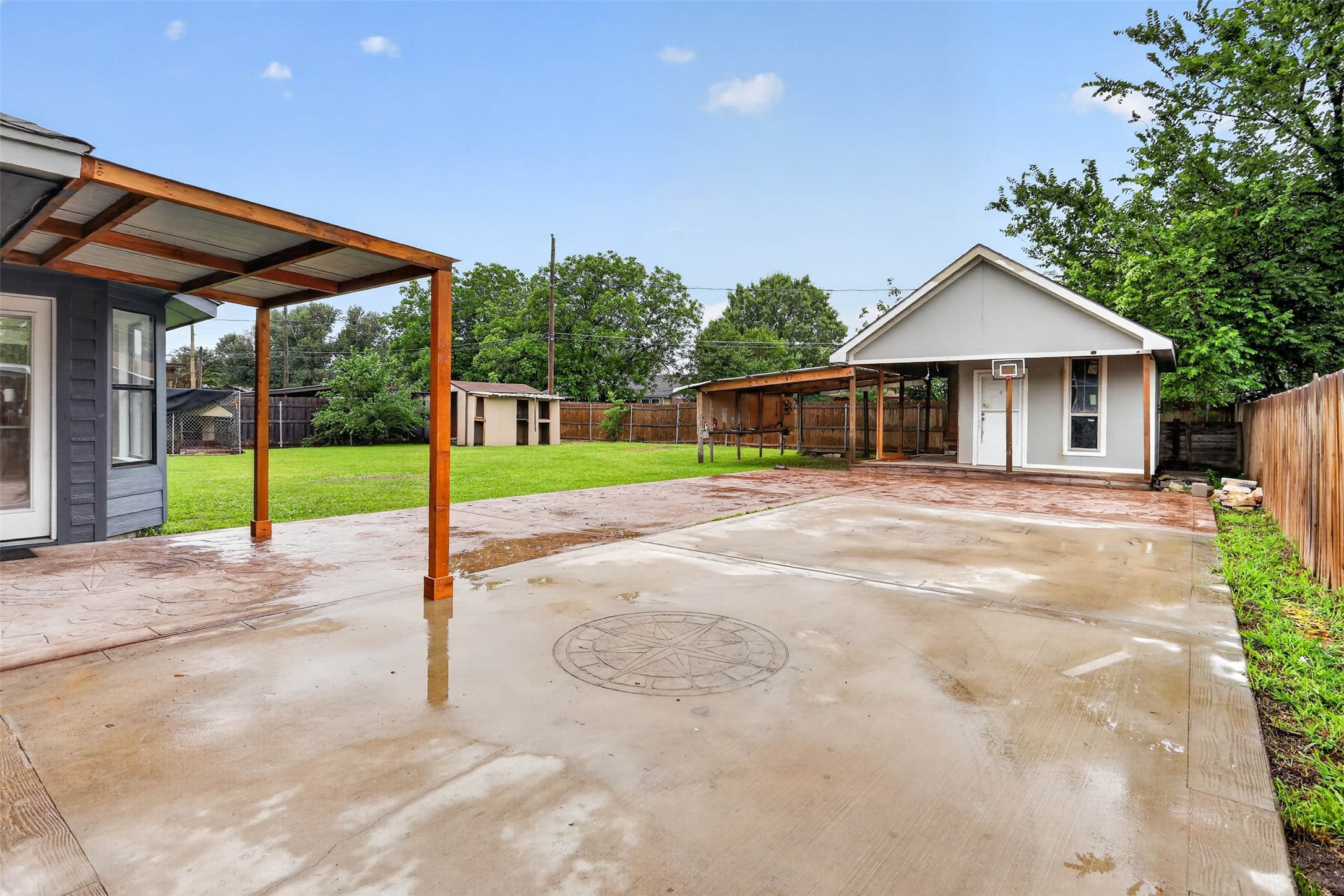 516 Post Oak Lane Burleson TX 76028