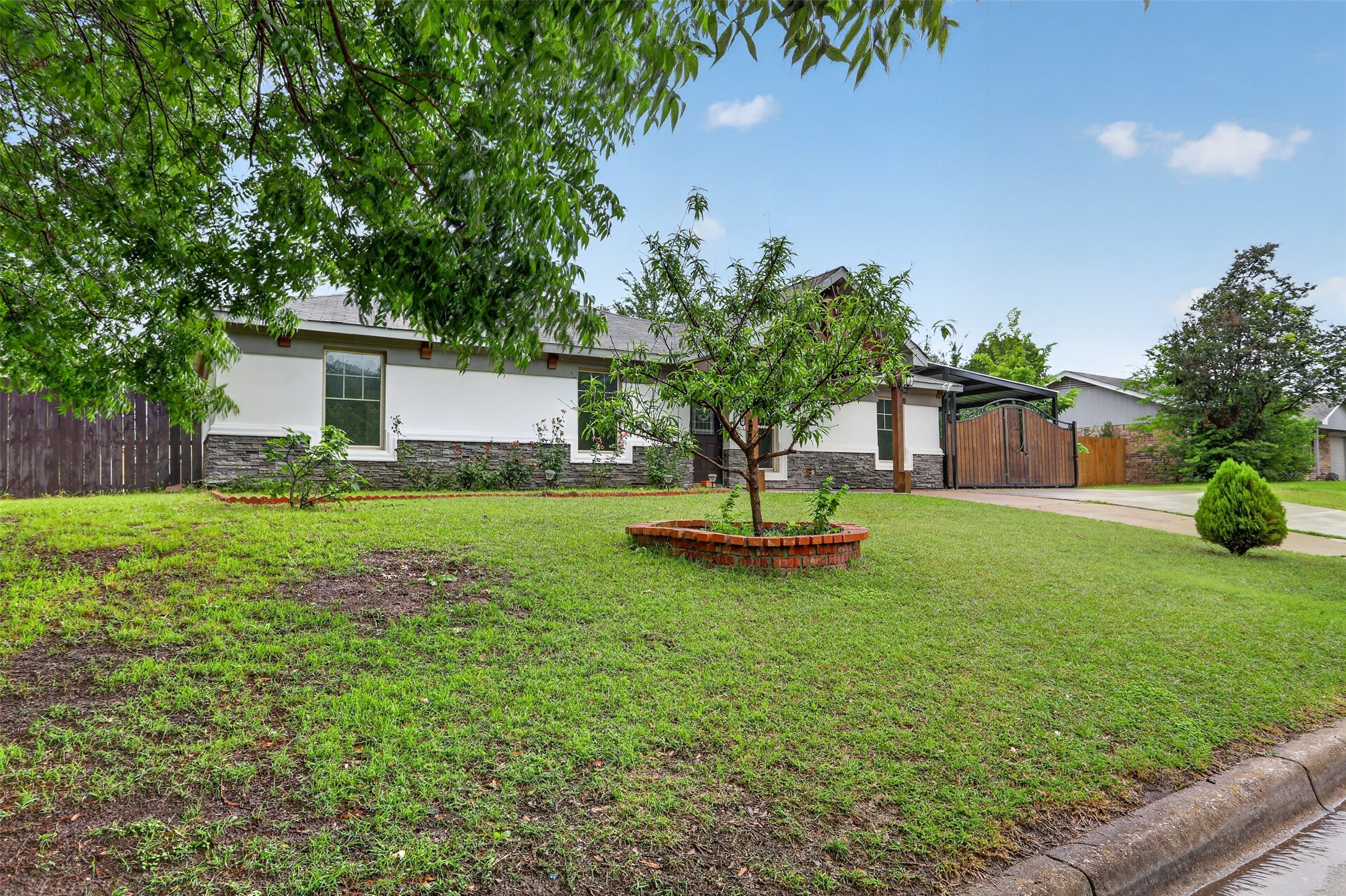 516 Post Oak Lane Burleson TX 76028
