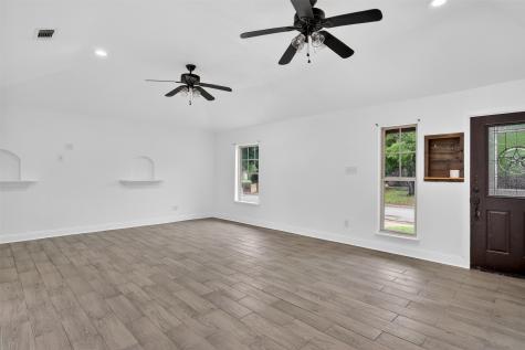 516 Post Oak Lane Burleson TX 76028