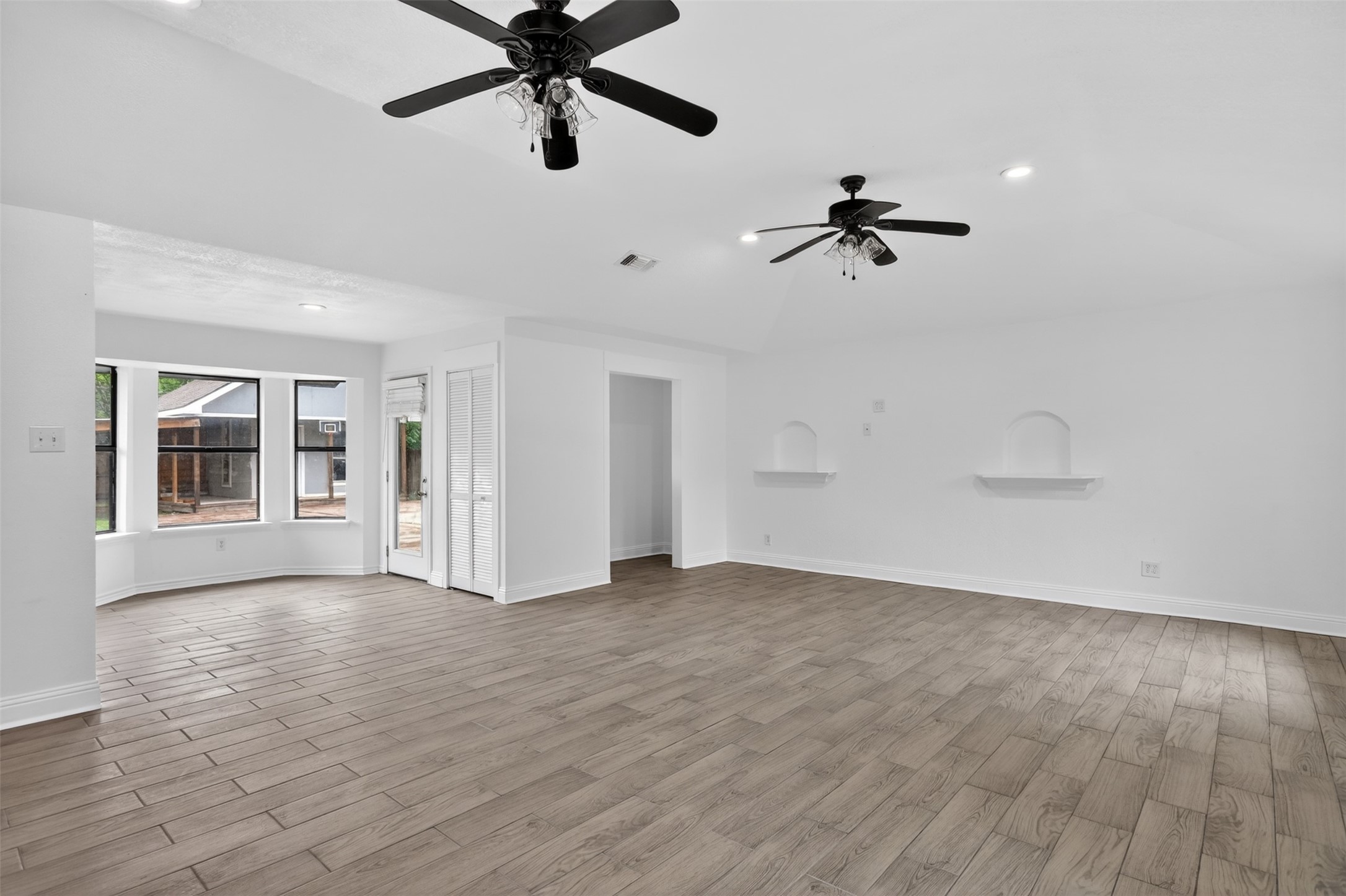 516 Post Oak Lane Burleson TX 76028