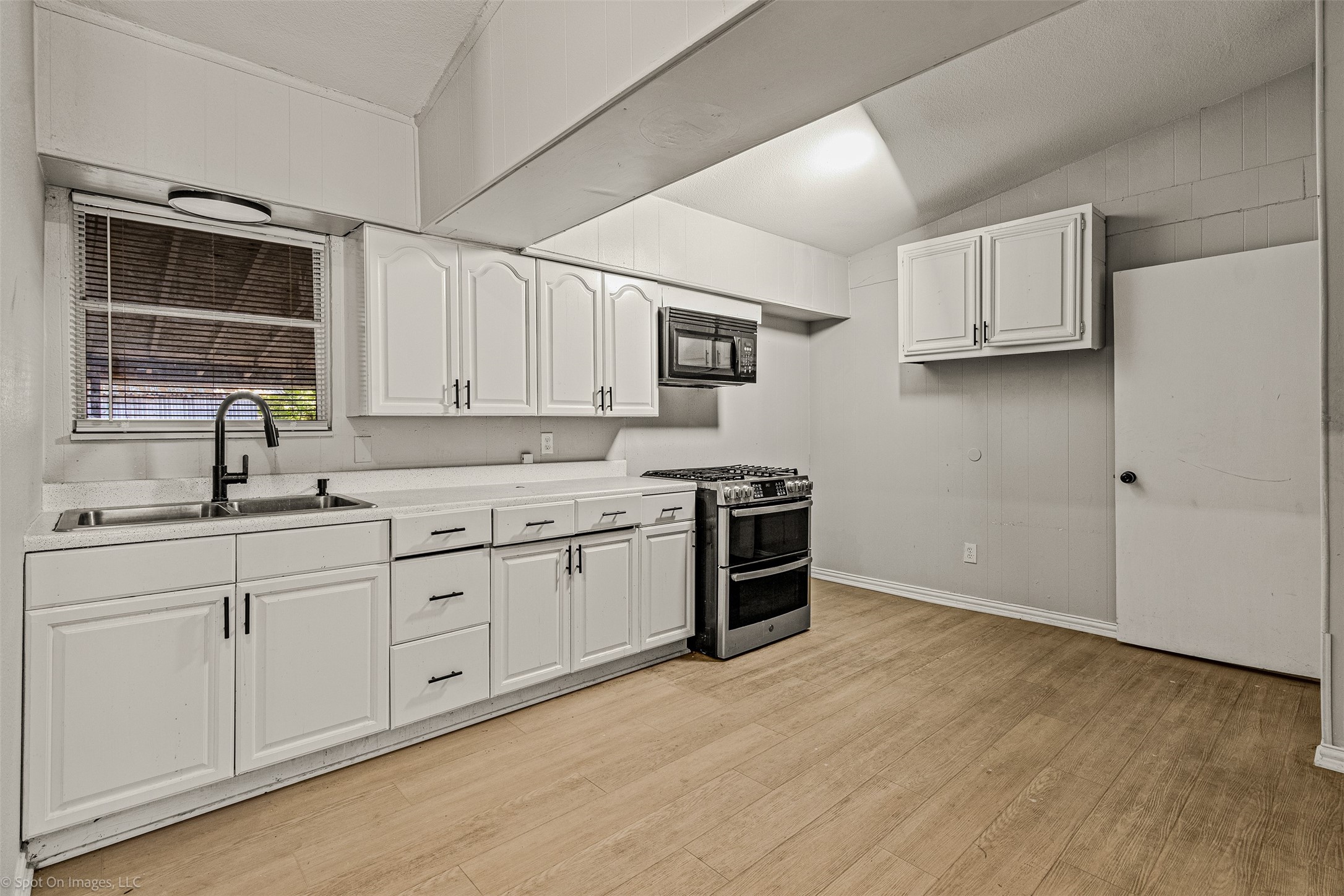 1814 Cumberland Drive Garland TX 75040